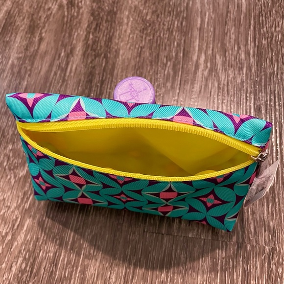 🔥🆕Clinique Makeup Bag & Makeup Remover - Picture 3 of 10